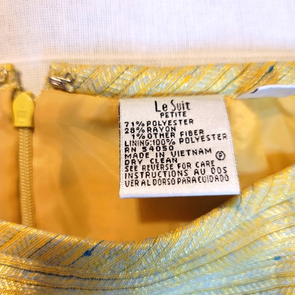 ELEGANT SKIRT/ Size 6 P - Picture 3 of 5